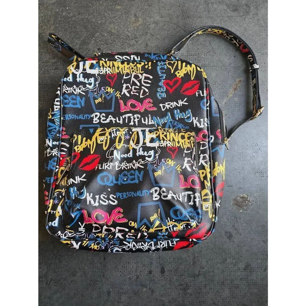 Graffiti Backpack - Picture 3 of 9